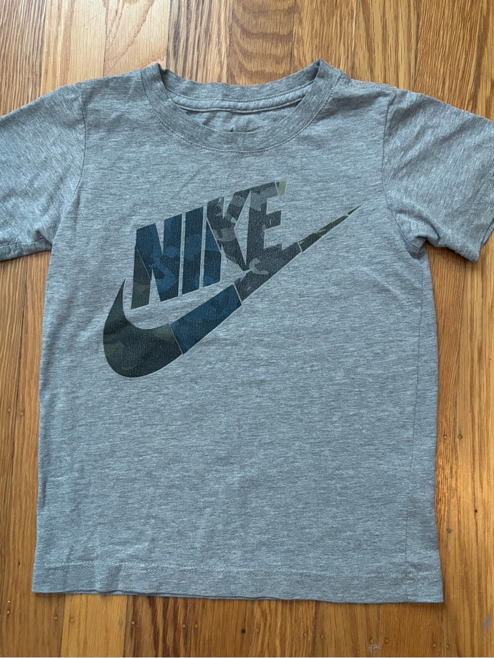 Nike Boys Tee Shirt, Size 6
